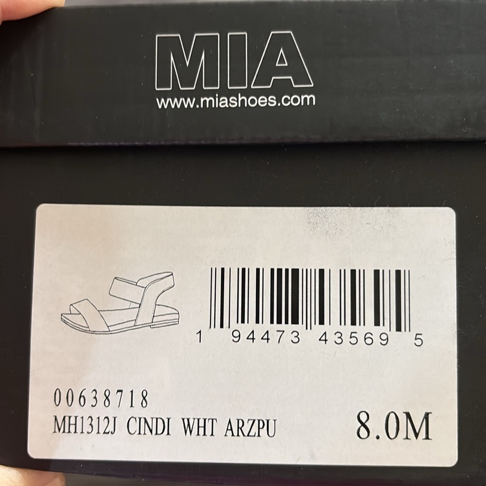 NWT MIA Sandals - Picture 7 of 7
